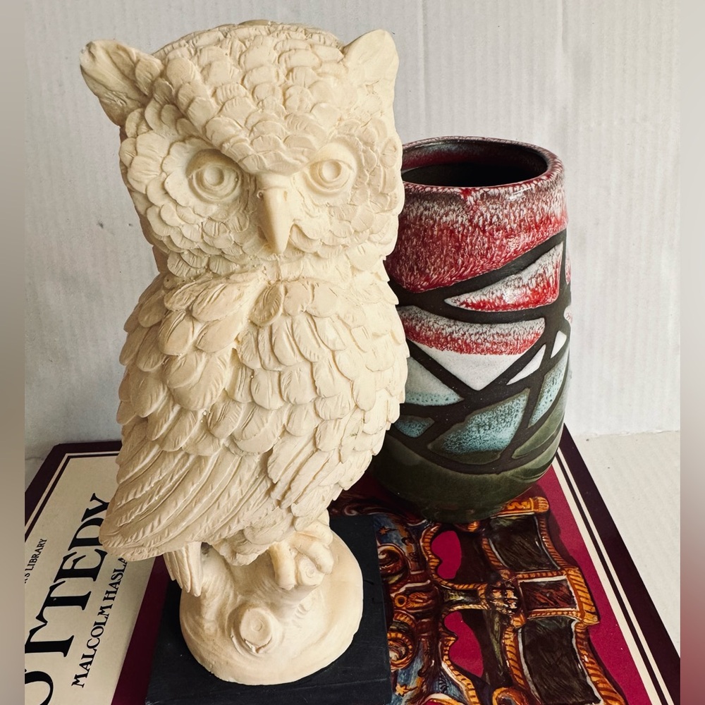 Vtg. 70s A.Santini -Finely detailed carved alabaster owl on marble base.
